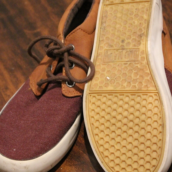 2/$20 🏷 Old Navy Canvas Sneakers Size 13 - Picture 4 of 4